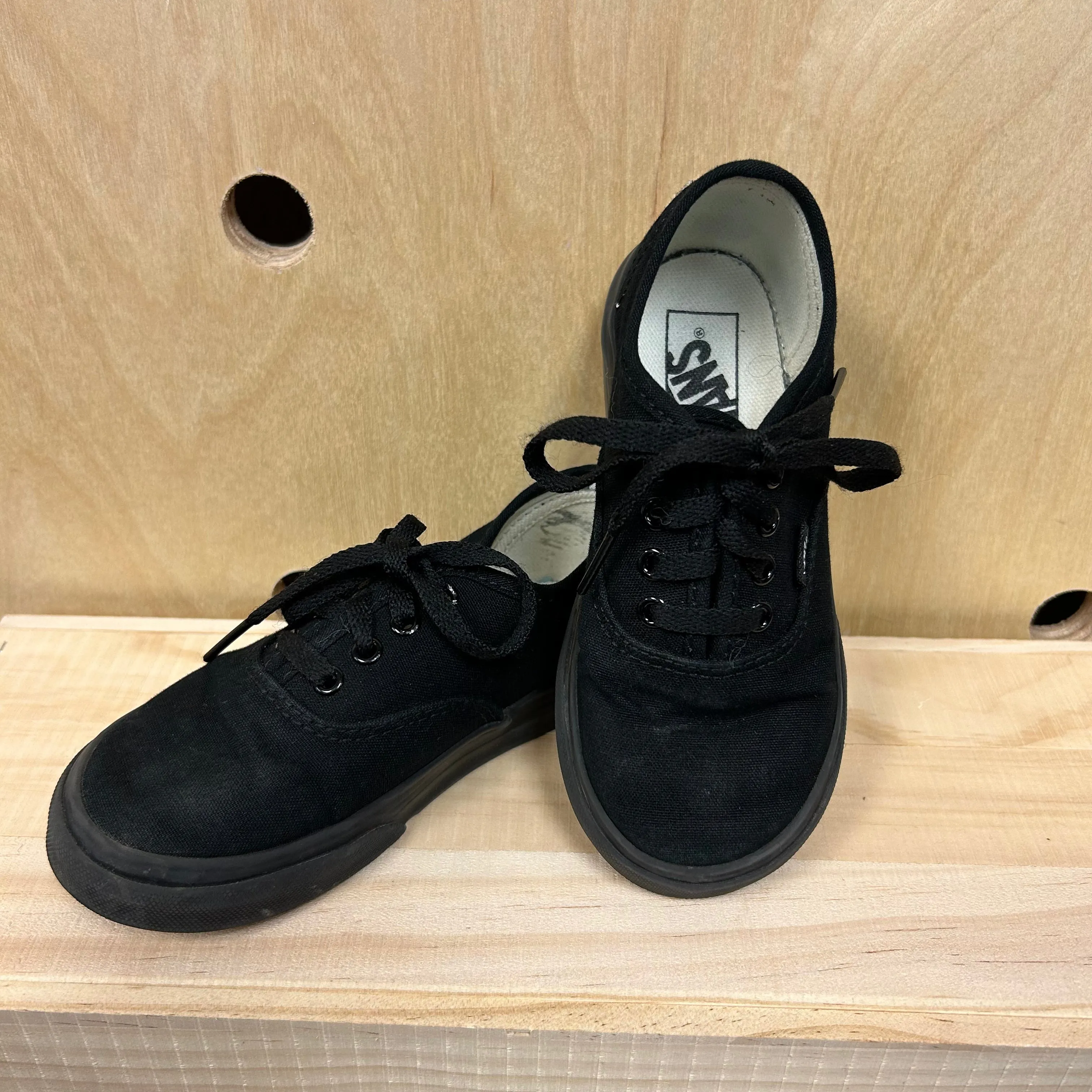 Black Skate Shoes