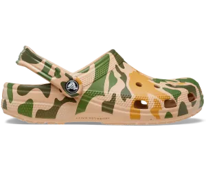 Crocs Unisex Classic Printed Camo Clog - Chai / Tan