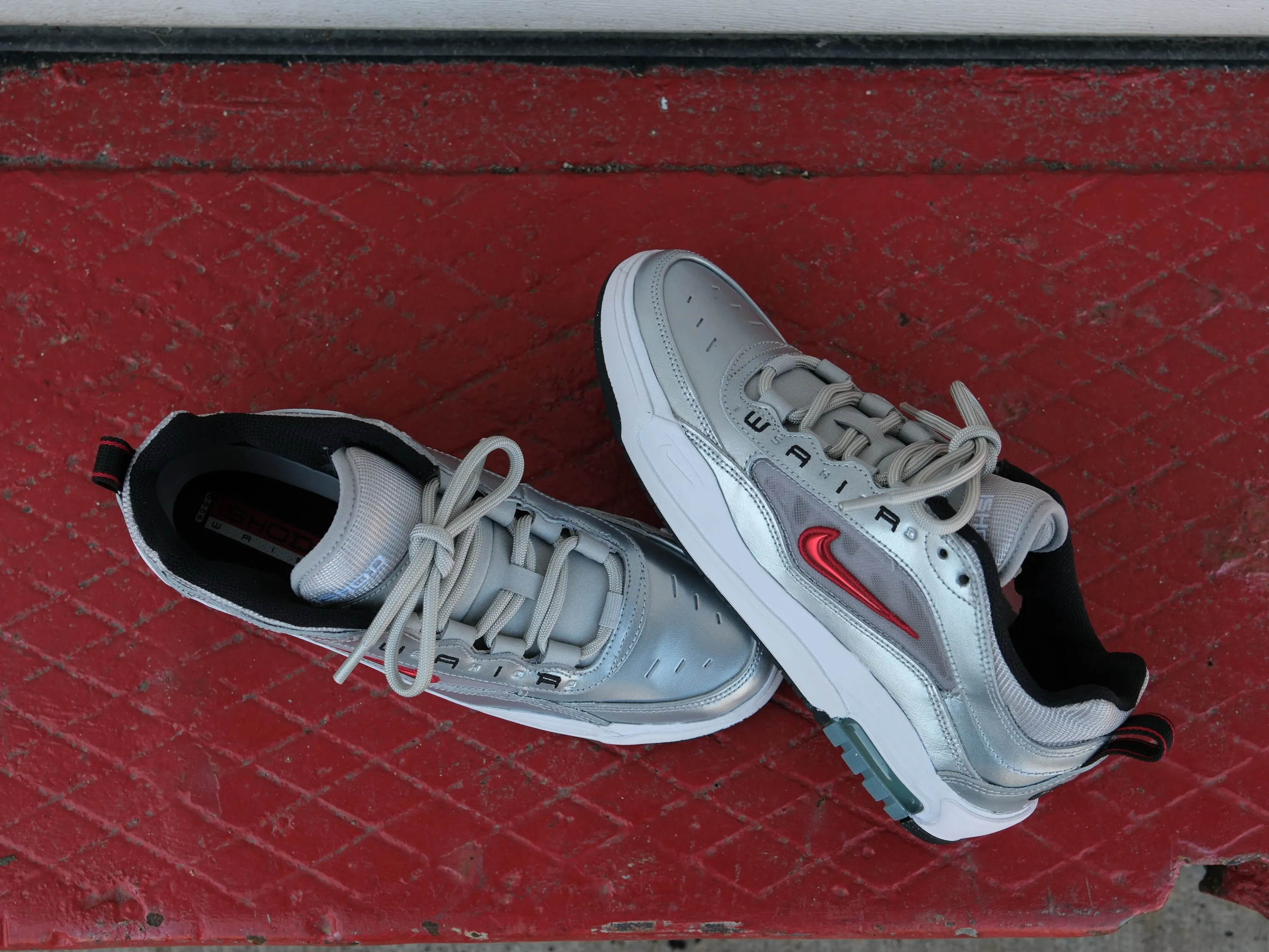 Nike Air Max Ishod PRM 'Silver Bullet'