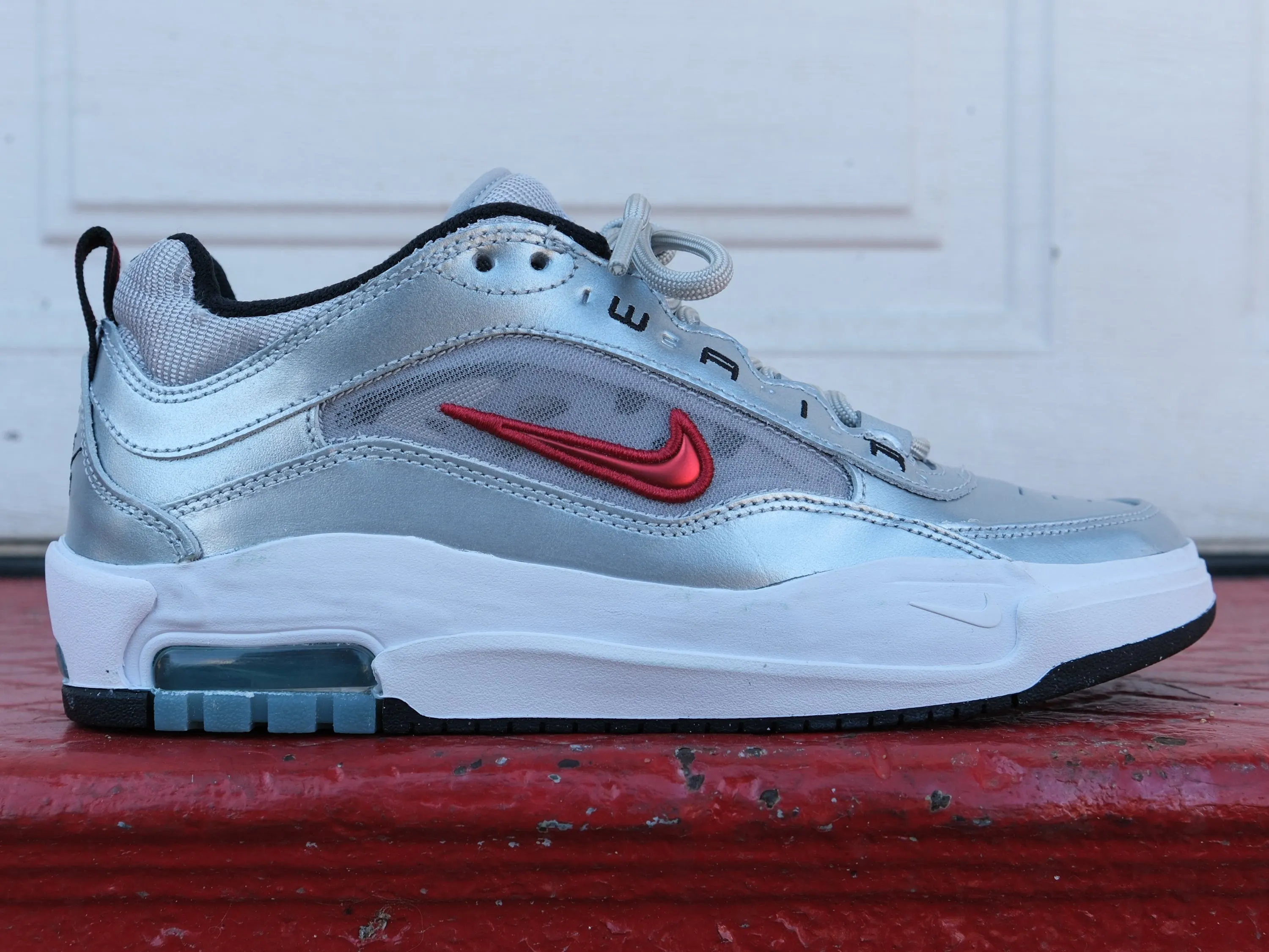 Nike Air Max Ishod PRM 'Silver Bullet'