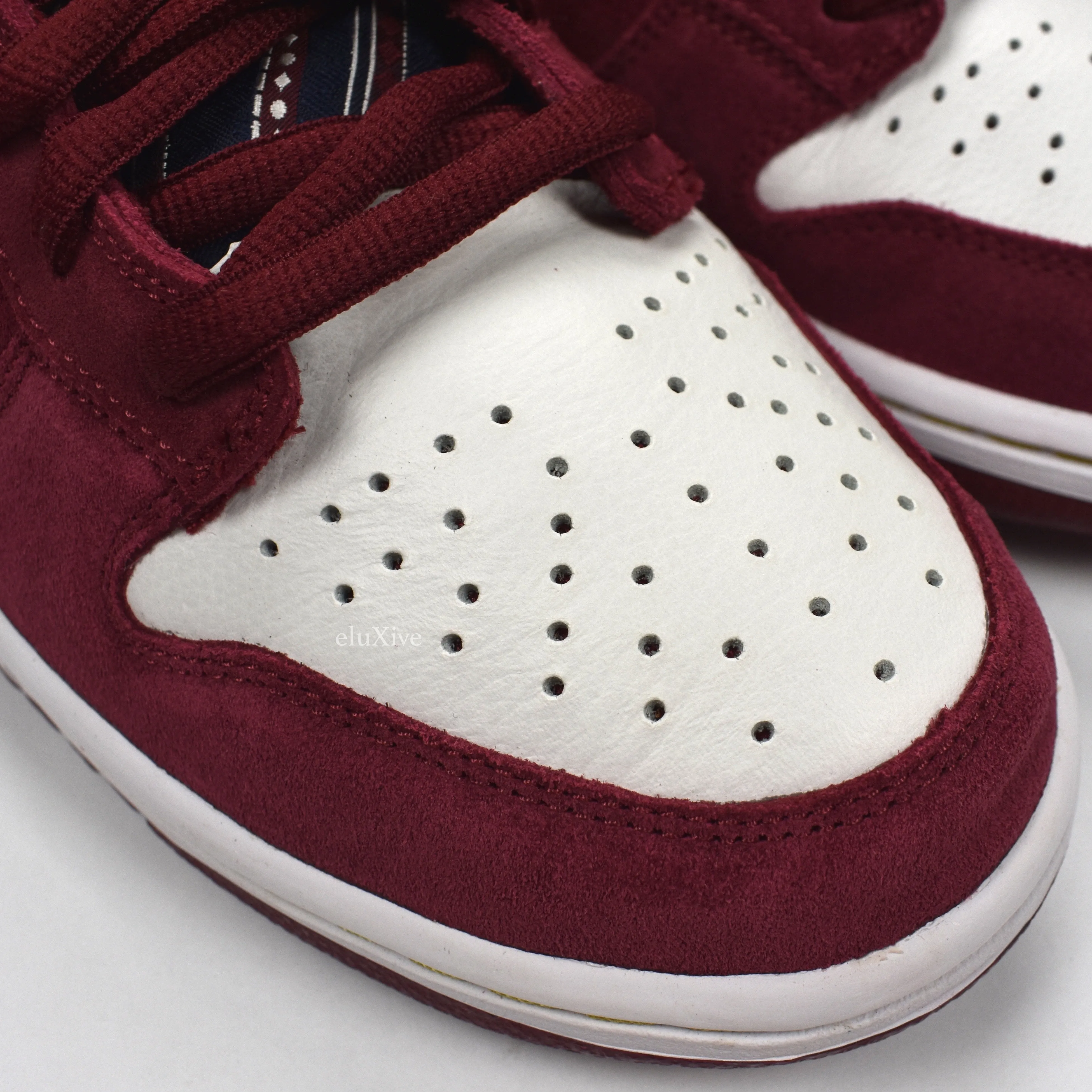 Nike - Dunk Low Pro SB 'Anchorman'
