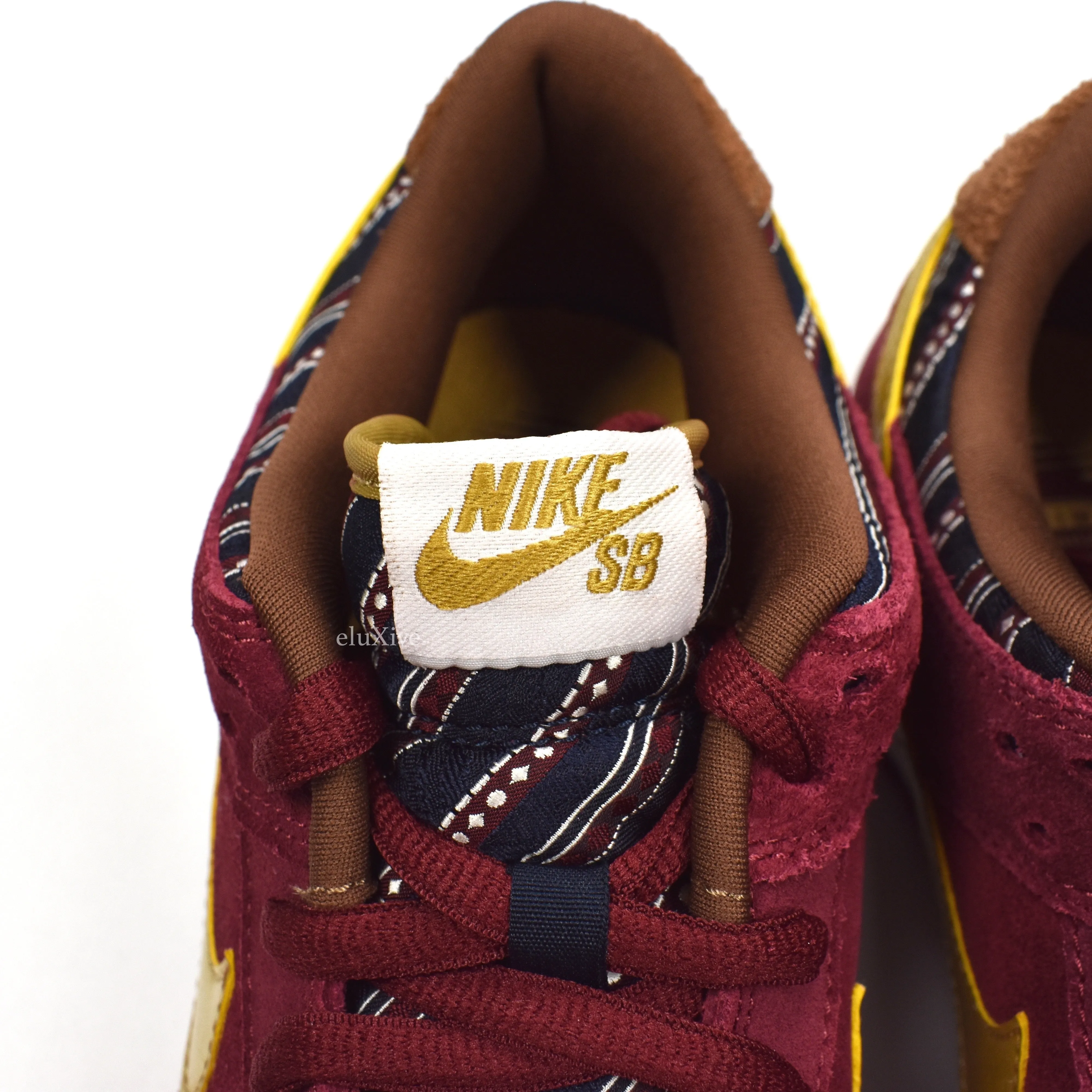 Nike - Dunk Low Pro SB 'Anchorman'