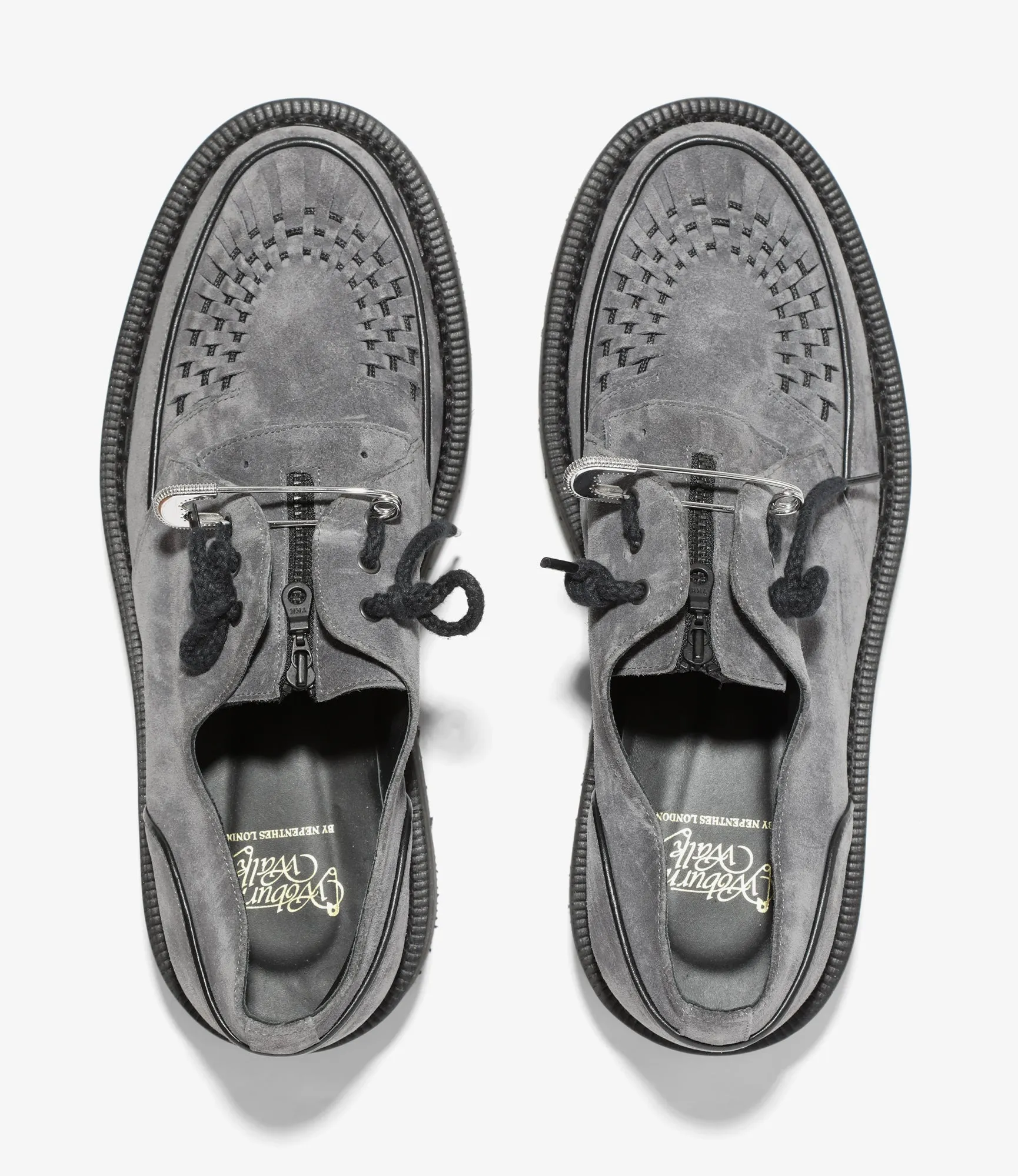 QR Gibson – Charcoal Suede