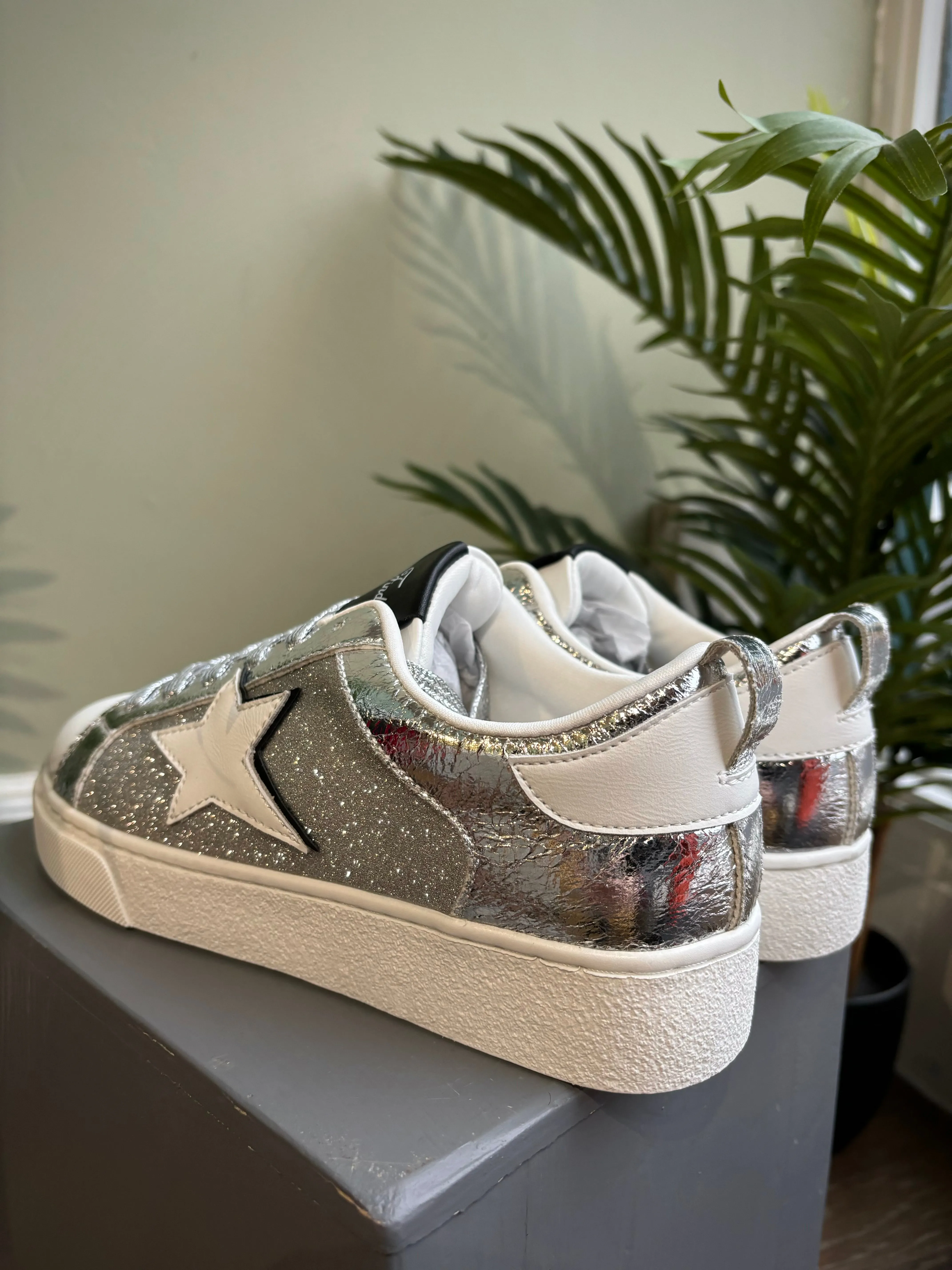 Silver & White Star Trainers With Silver Laces